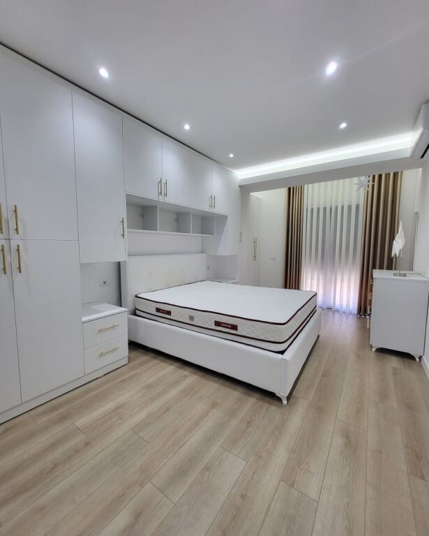 APPARTAMENTO IN AFFITTO 2+1+2 KODRA DIELLIT 2 , TIRANA