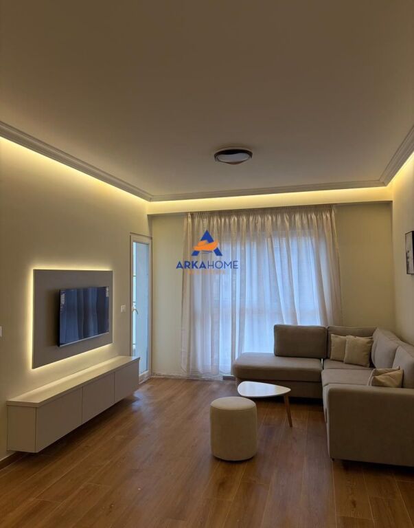AFFITTASI APPARTAMENTO 1+1+BALCONE "VIA DRITAN HOXHA, COMPLESSO AURA" 550 EURO
