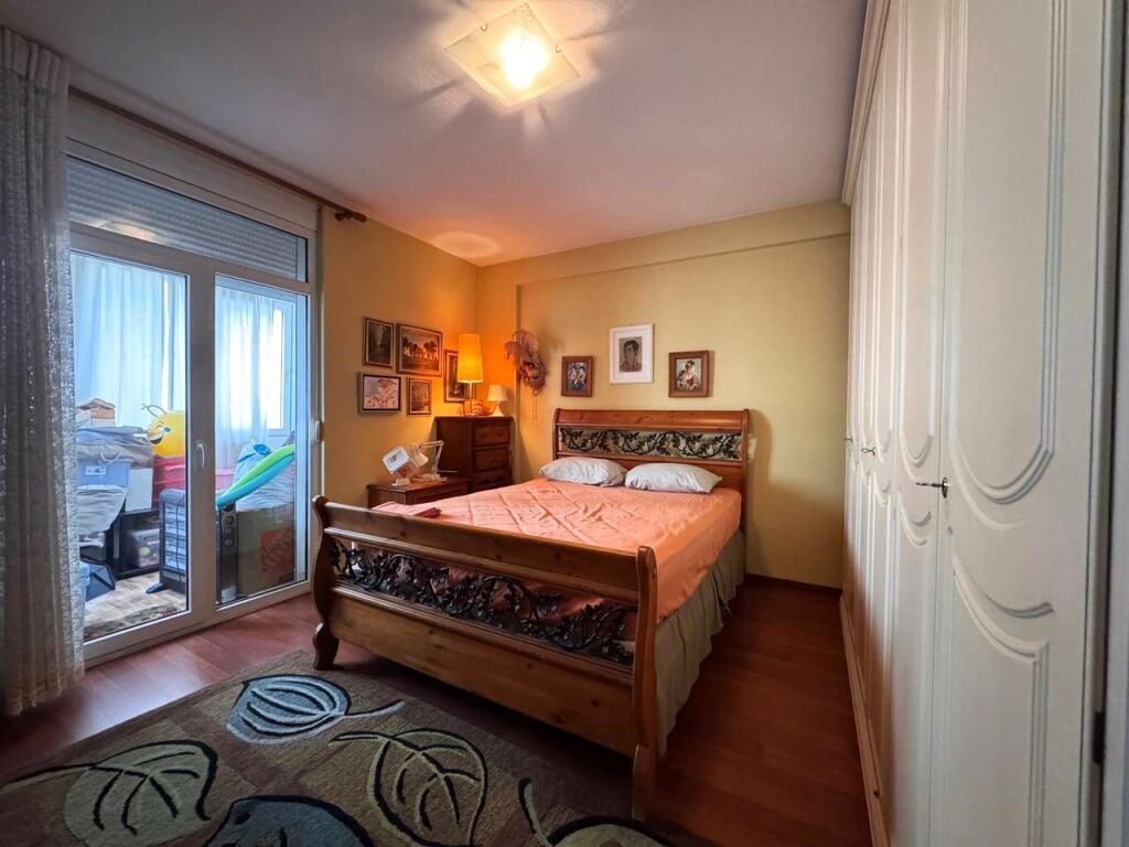 Shitet Apartament