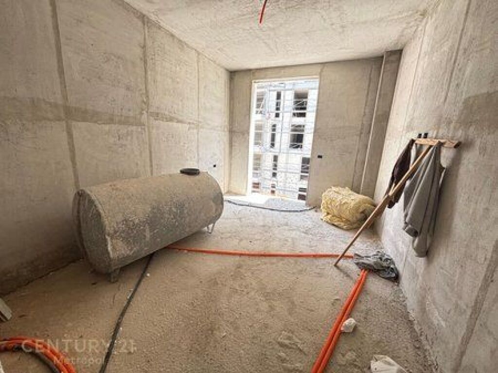 Apartament 1+1 për Shitje pranë Kopshtit Zoologjik