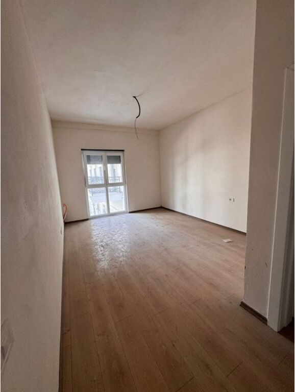 SHITET APARTAMENT 2+1+2 REZIDENCA PORTA E RE !