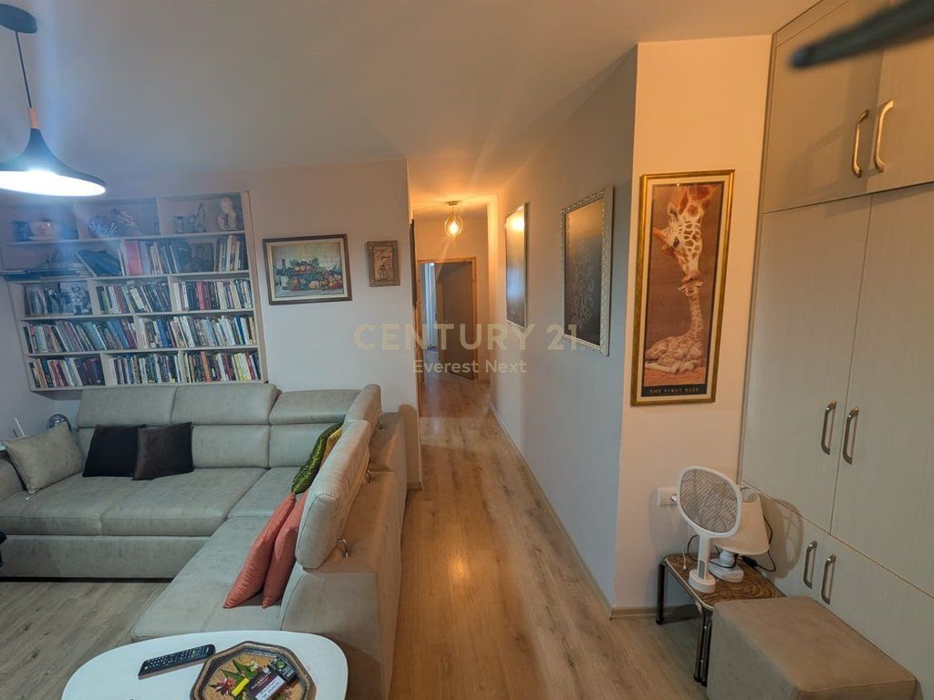 Apartament 2+1+2 per shitje tek Ish-Fusha e Aviacionit
