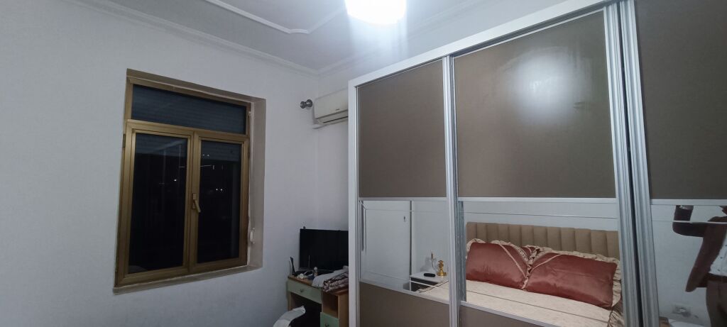 Super Apartment + Verandas In The Block