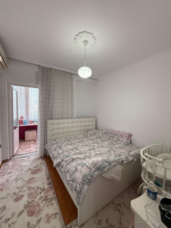 Apartament në shitje në Tiranë, Komuna e Parisit,