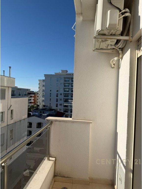 APARTAMENT 1+1 PER SHITJE NE QENDER TE GOLEMIT!!!