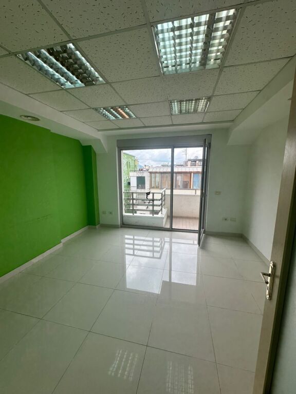 UFFICIO IN AFFITTO 145 M2 BLOCCO 2.620 EURO FH-74516