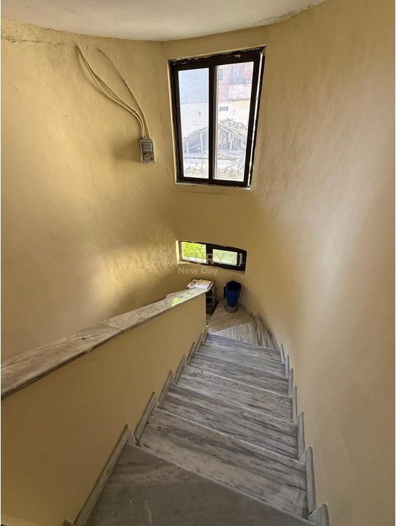 2+1+1t+3 balconies + terrace+shared ownership land