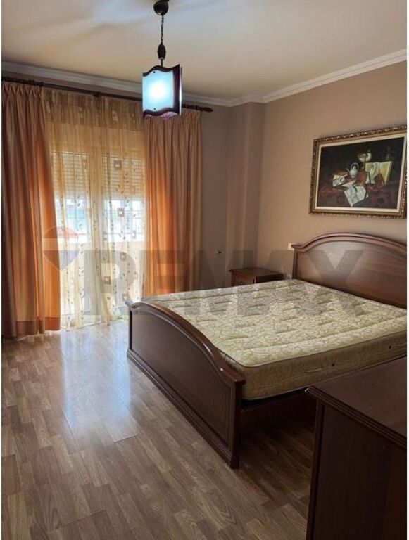 Jepet Apartament 1+1 me Qira te Sheshi Wilson