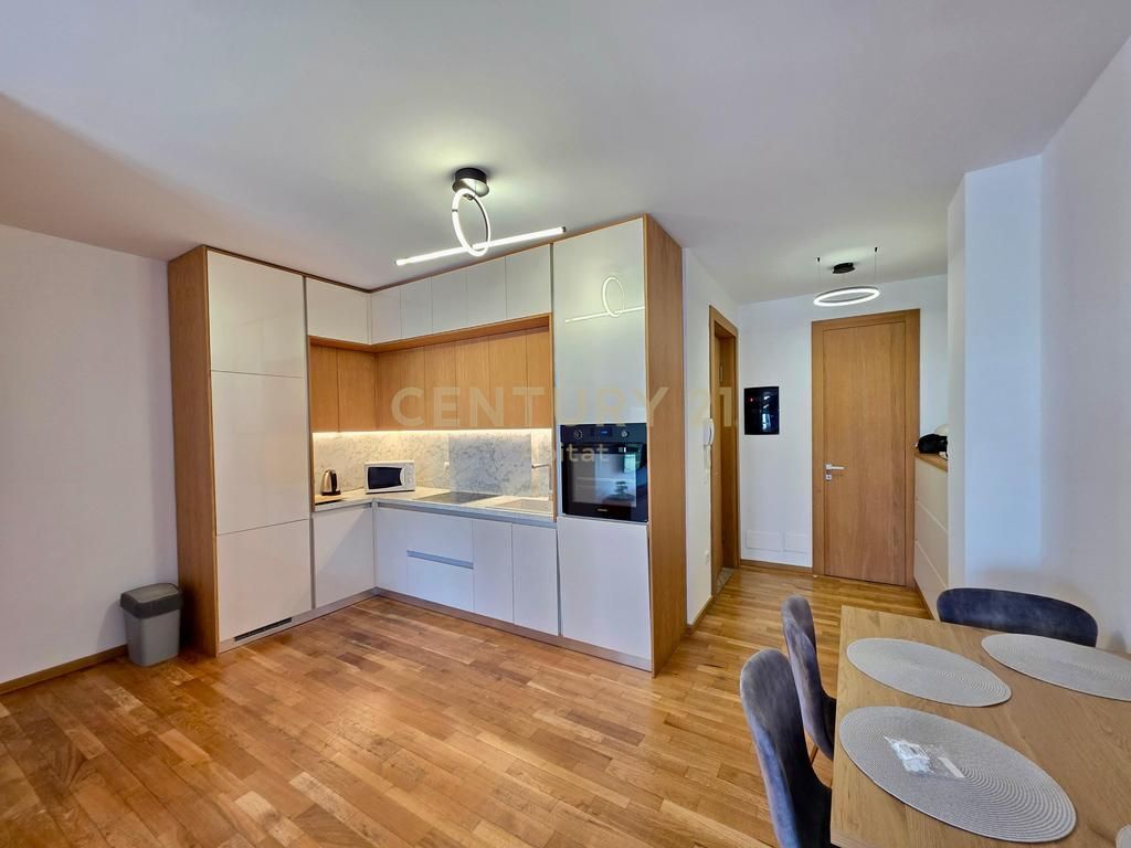 Apartament 1+1 me qira me pamje fantastike, Kullat Binjake