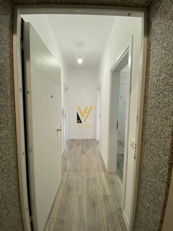 JEPET ZYRE 72 M2 ME QIRA TE KIKA 2, KOMUNA PARISIT 70.000 LEKE