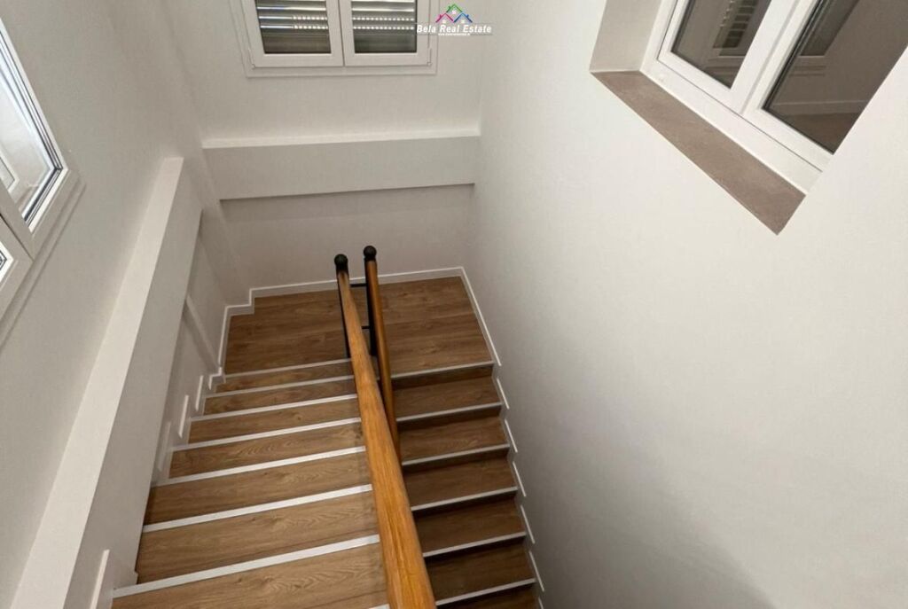 Villa su 2 piani in affitto in Via Elbasan (ID BV22532) Tirana