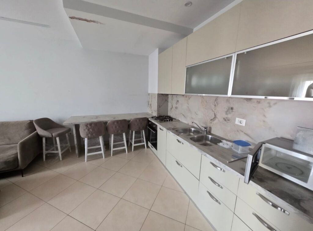 2+1, building with elevator, in Selvia, 650 thousand lek