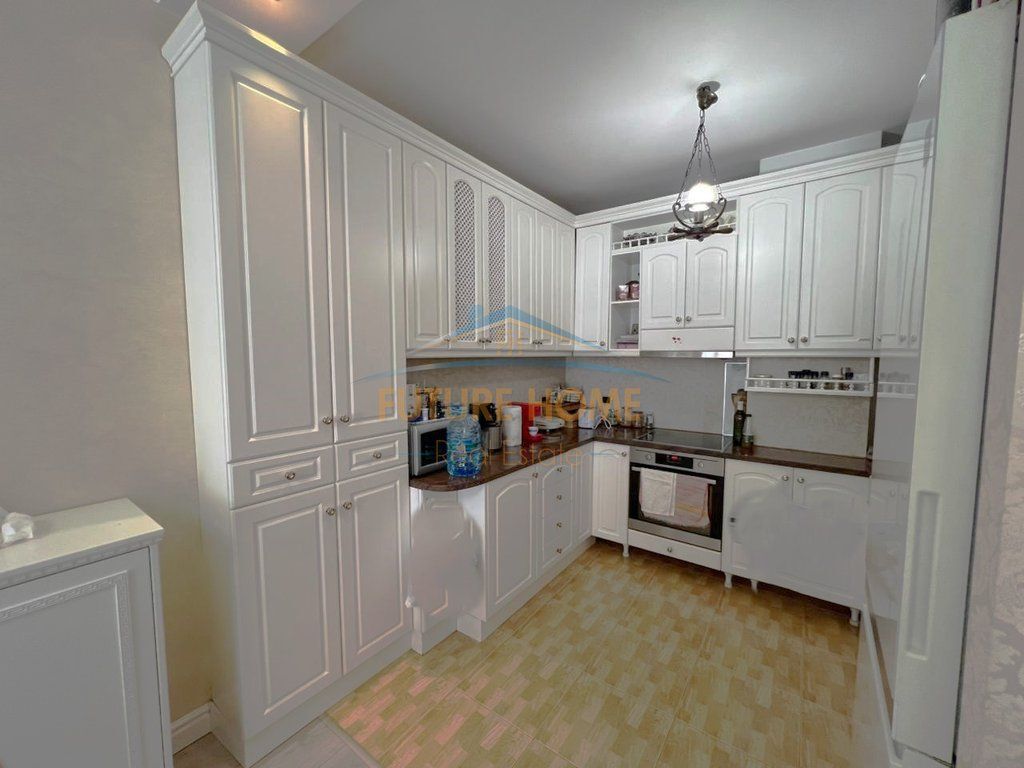 Rent, Apartment 2+1+2, Blloku, Tirane