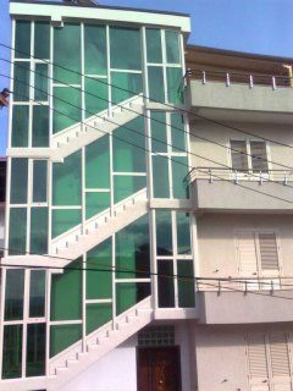 Casa a 4 Piani – Piani in Affitto