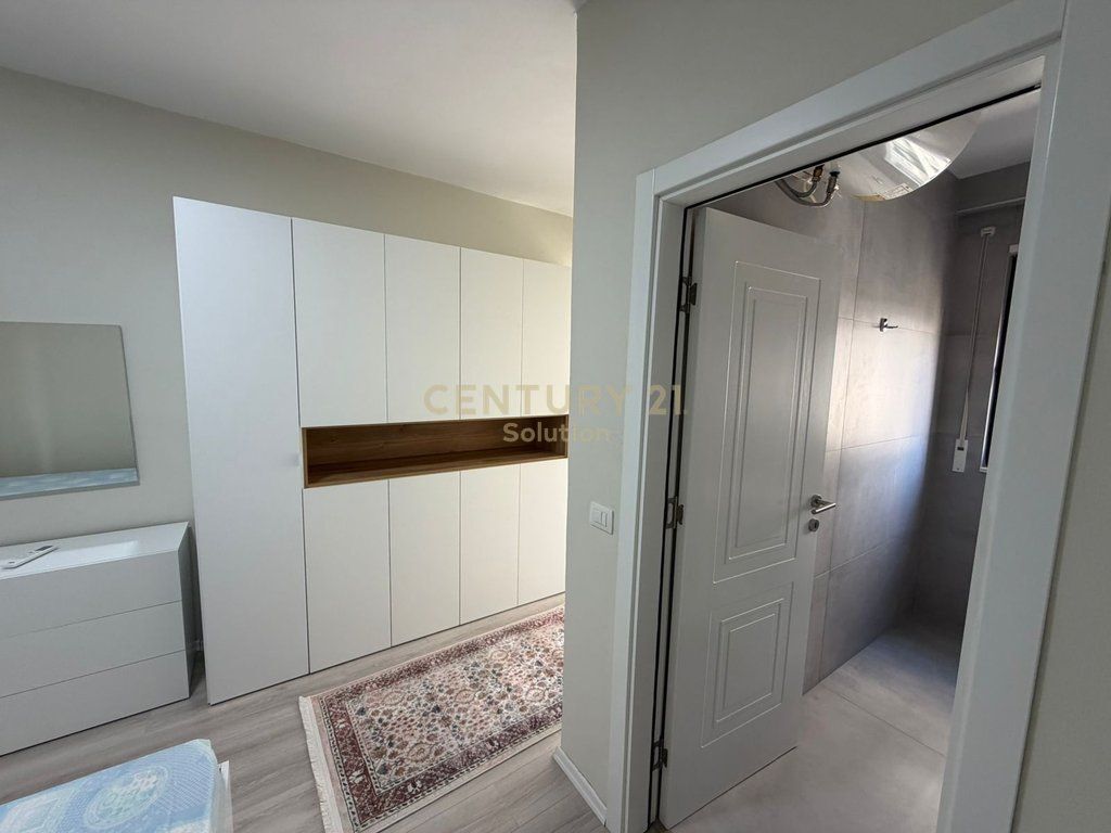 APARTAMENT 2+1+2 + PARKING PER SHITJE TEK RRUGA E DURRESIT !