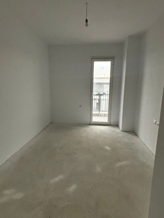 Shitet apartament 2+1+2 banjo + ballkon në një nga zonat më të kërkuara të Kamzës. ☀️