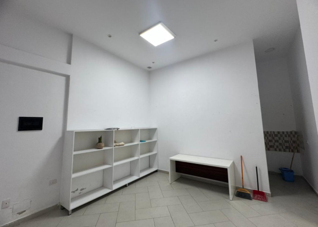 UFFICIO IN AFFITTO – ASTIR (PRESSO OZONE)