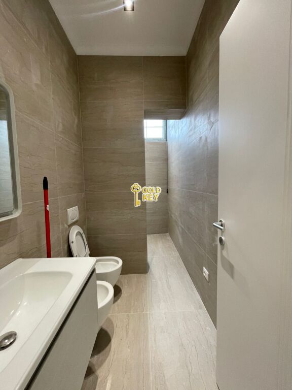 🏡 BUSINESS PREMISES FOR RENT TRAIN STATION DURRES
