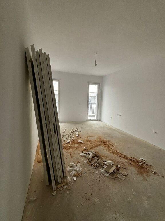 Shitet apartament 2+1+2 banjo + ballkon në një nga zonat më të kërkuara të Kamzës. ☀️