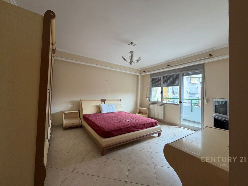 Spazio per ufficio, Al Complesso Halili !! 1.000 € /Mese