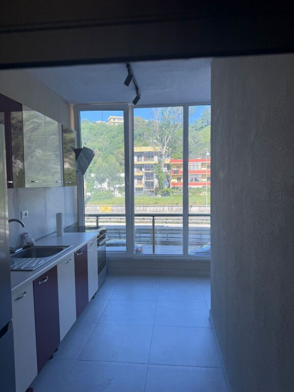 In affitto, Appartamento 1+1, A Shkëmbin e Kavajës.