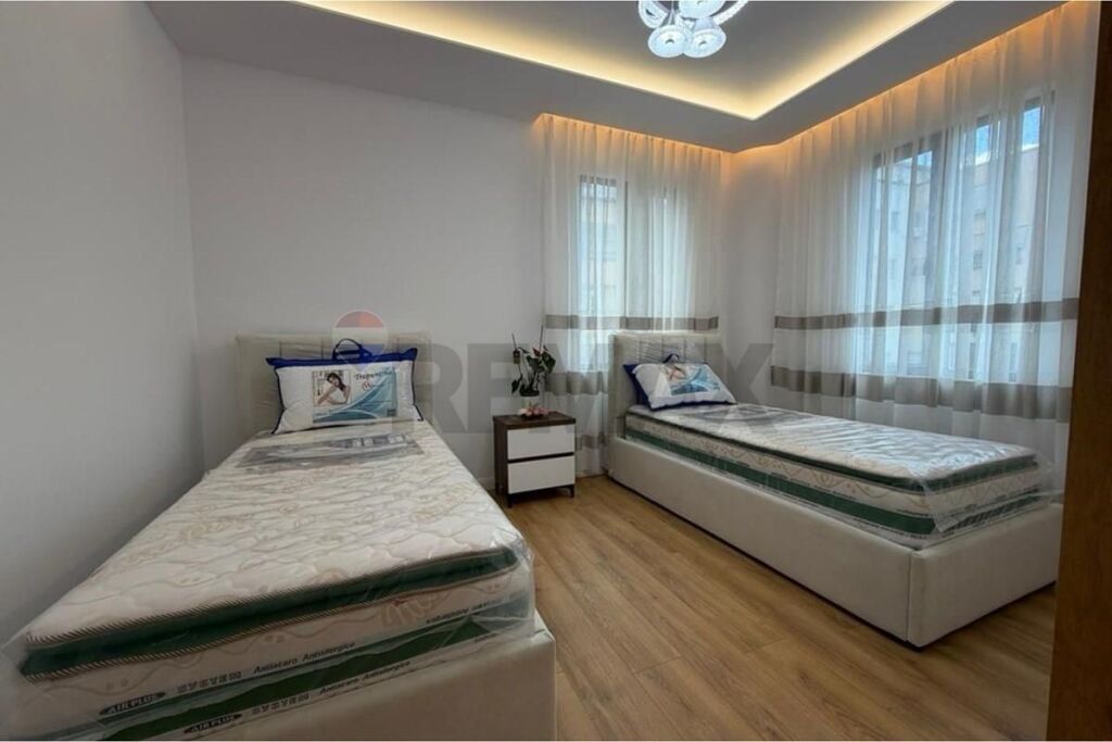 Shitet Apartament 2+1+2, , PALLATI ME SHIGJETA!