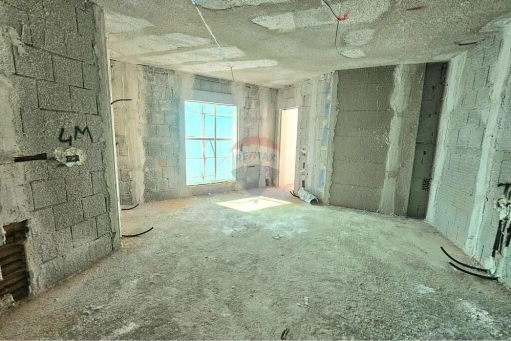 Apartment 2+1+2 for sale on Elbasani Street