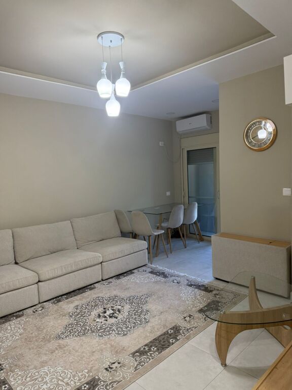 In affitto, Appartamento 1+1, A Shkëmbin e Kavajës.
