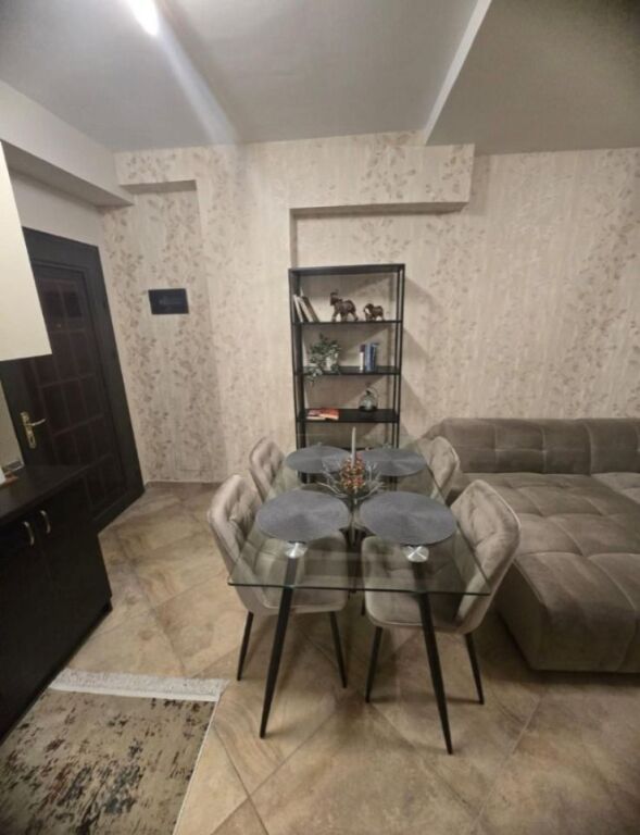 Appartamento 1+1 in affitto, via Barrikadave dietro il Vecchio Maternità 650 euro