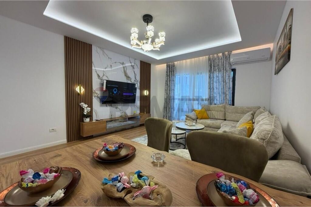 Shitet Apartament 2+1+2, , PALLATI ME SHIGJETA!