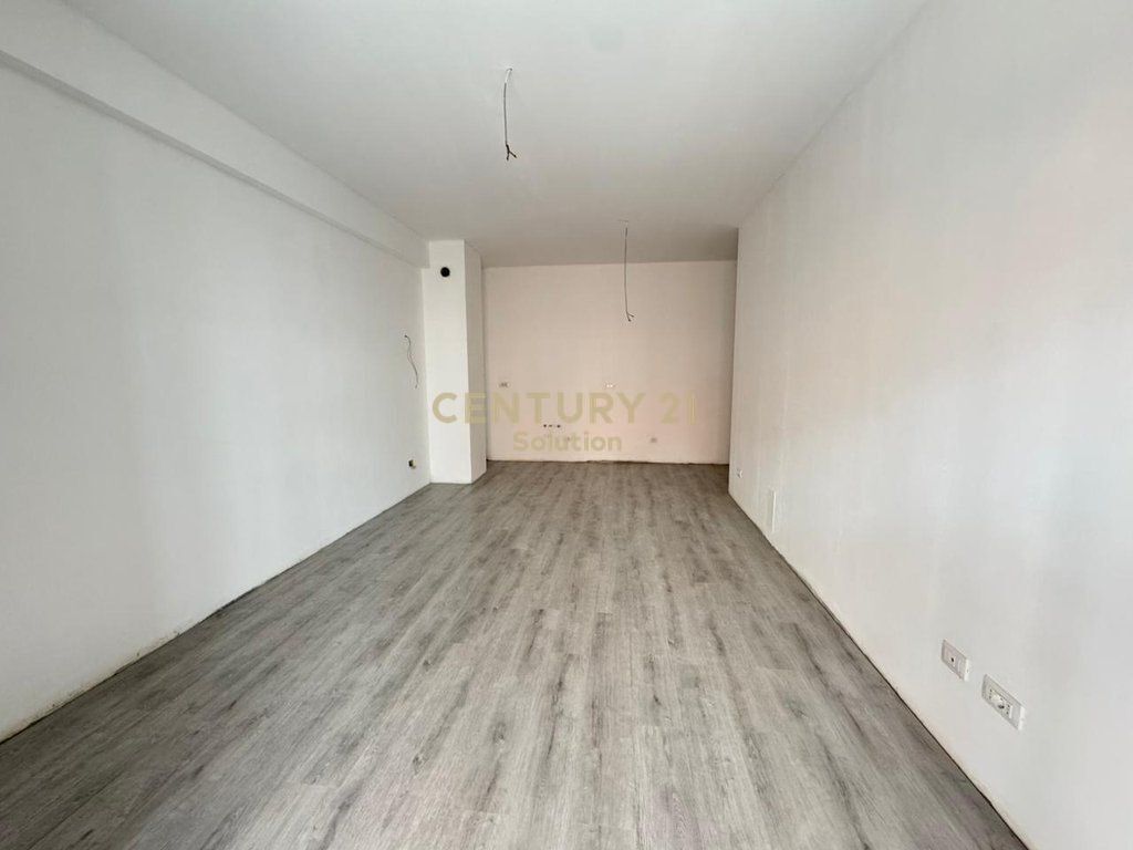 APARTMENT 2+1+2 TOILETS FOR SALE NEAR THE FRATARI COMPLEX!