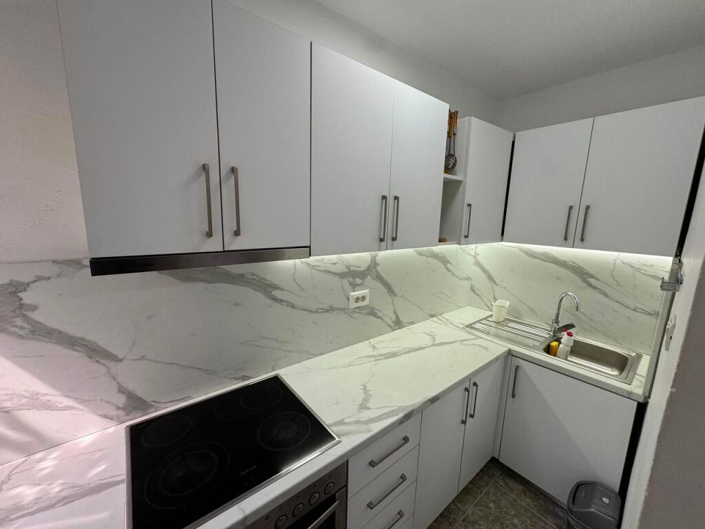 🏡Apartment 2+1 for rent🏡  📍 Near the University of Medicine, Rruga e Dibrës💰 Price: 50,000 lek/month