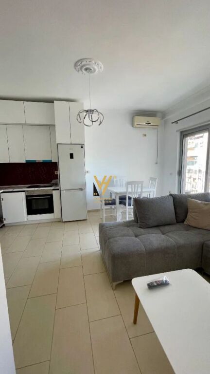 JEPET APARTAMENT 1+1 ME QERA TE RRUGA HIM KOLLI 800 EURO