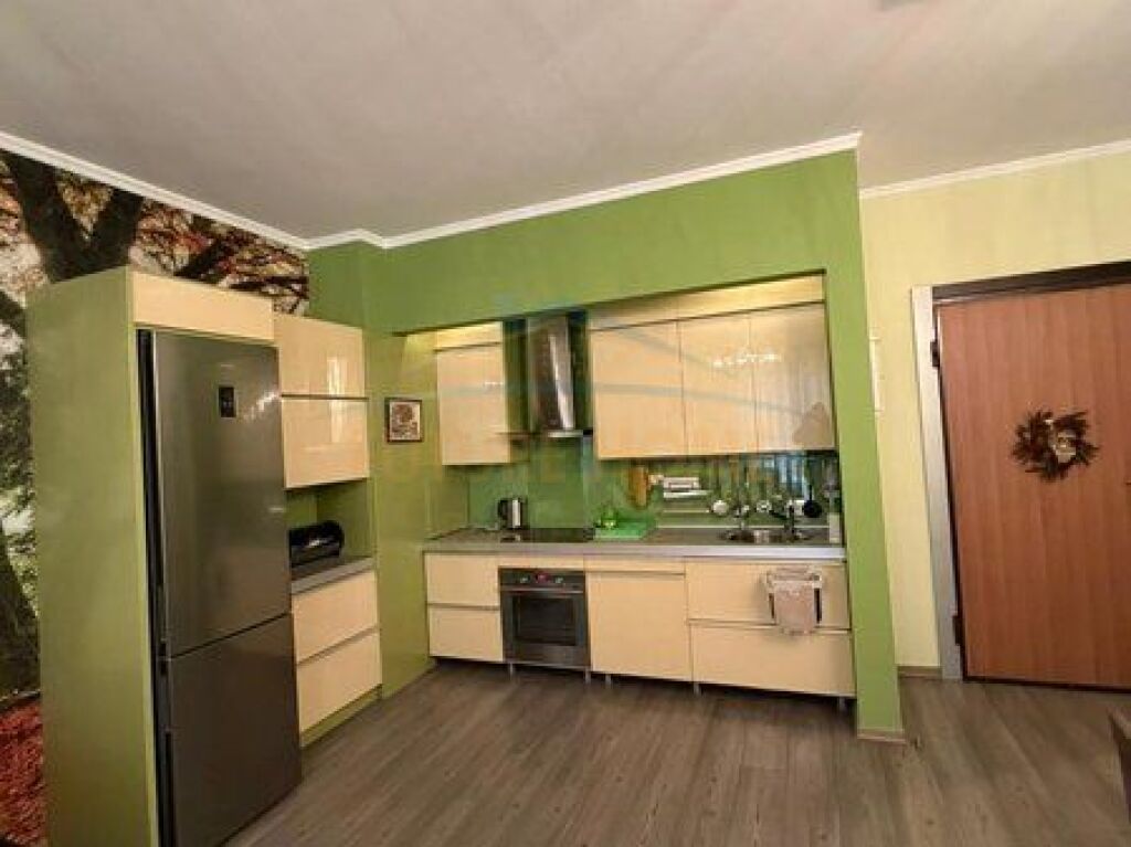 Shitet, Apartament 2+1+Depo, Rruga e Barrikadave, Tiranë