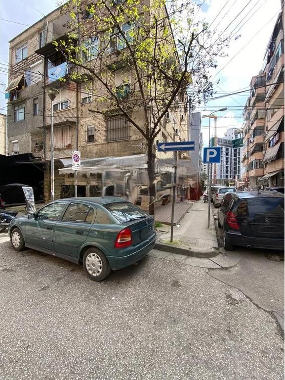 VASIL SHANTO, VENDITA AMBIENTE COMMERCIALE 260.000 €