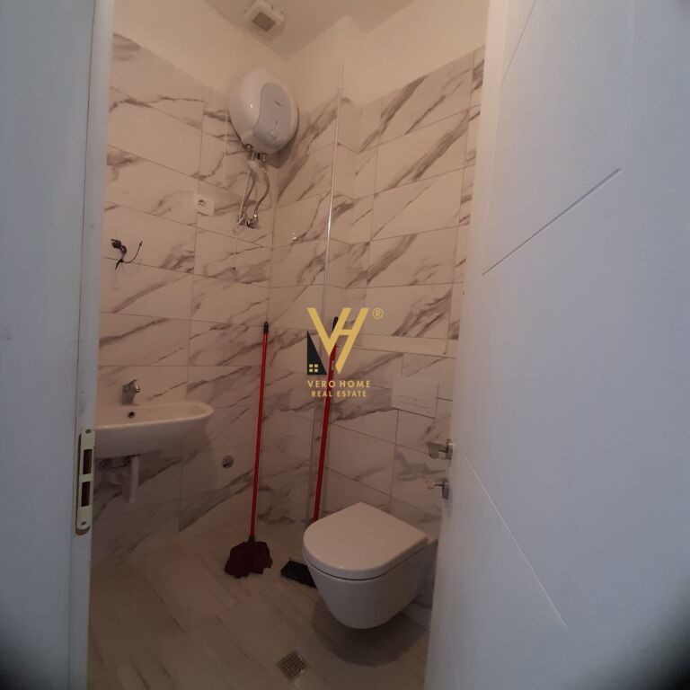 JEPET DYQAN 25 M2 ME QERA NE KINOSTUDIO 25.000 LEKE