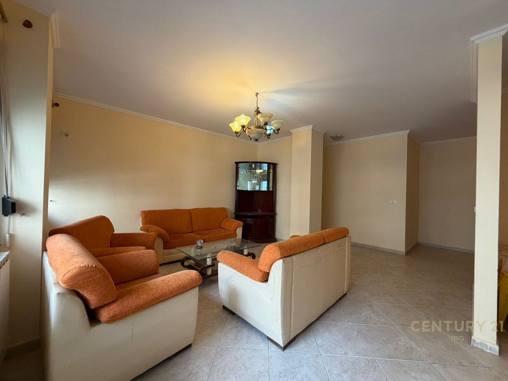 Spazio per ufficio, Al Complesso Halili !! 1.000 € /Mese