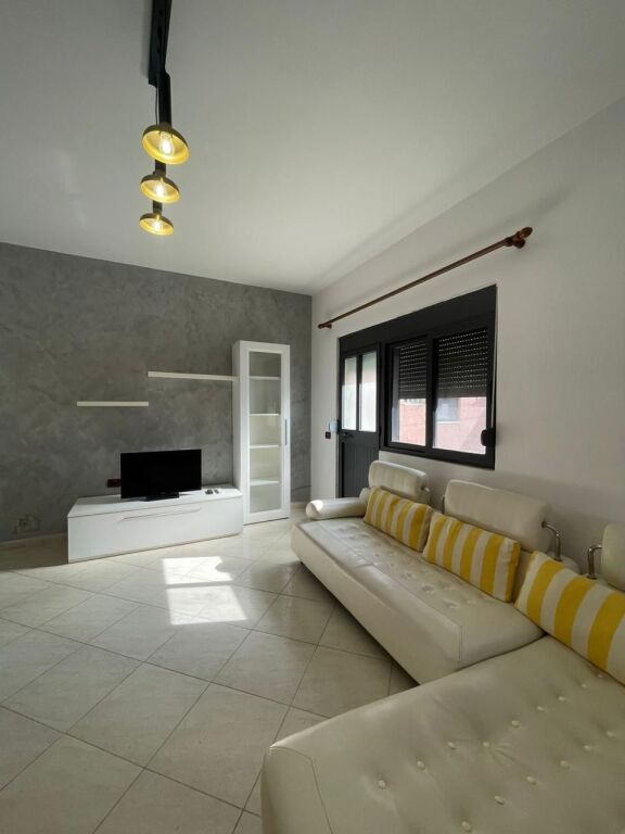 🏡 APARTMENT FOR RENT 2+1 + BALCONY MUZEUMI DURRES
