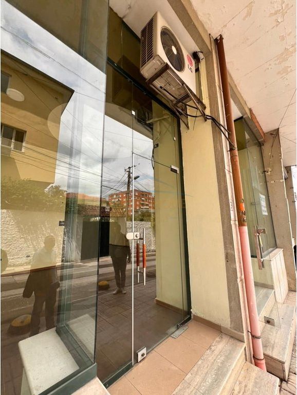 Affitto, Spazio Commerciale, Via Pjeter Budi, Tirana