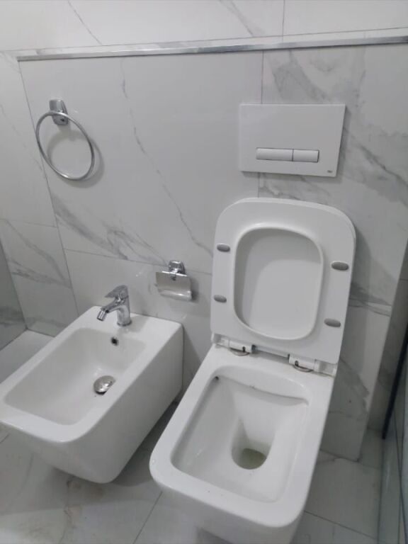 In affitto Appartamento 1+1, via Ali Demi vicino alla Scuola Kushtrimi Lirise vicino alla Banca Credins 420 mila leke