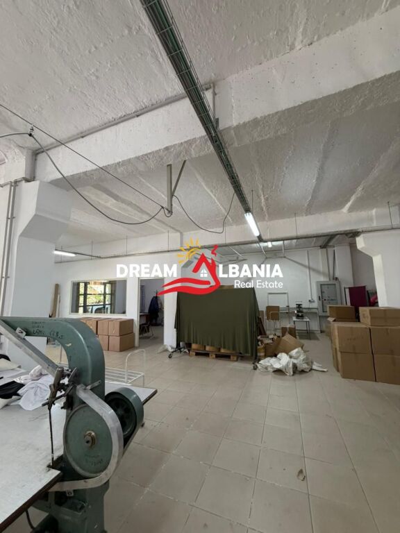 Edificio commerciale in affitto in via Fabrika e Qelqit - Tirana (4281306)