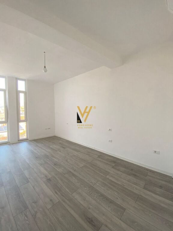 JEPET ZYRE 72 M2 ME QIRA TE KIKA 2, KOMUNA PARISIT 70.000 LEKE