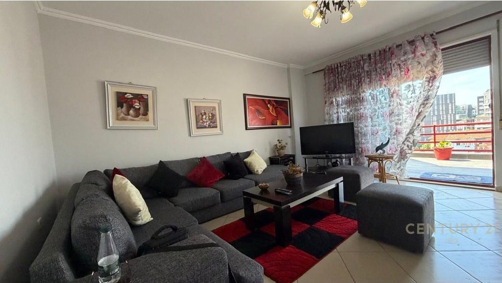 APARTAMENT 2+1 PRANE GJIMNAZIT PARTIZANI!