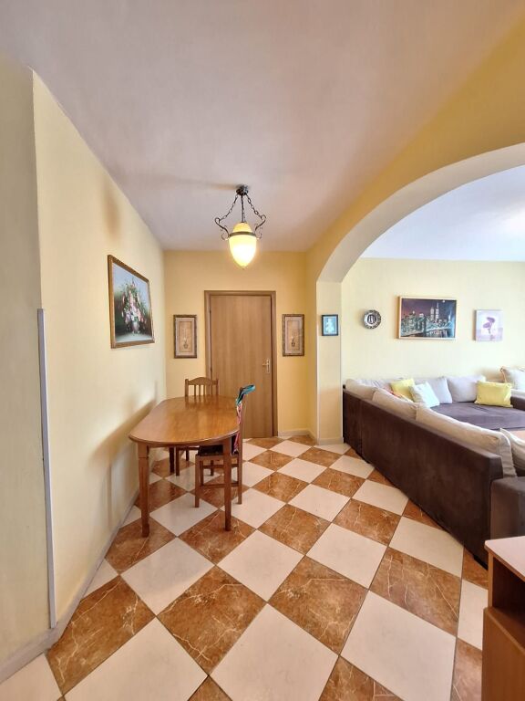 Apartment 2+1+2 with 1 balcony for sale on Kosovareve street