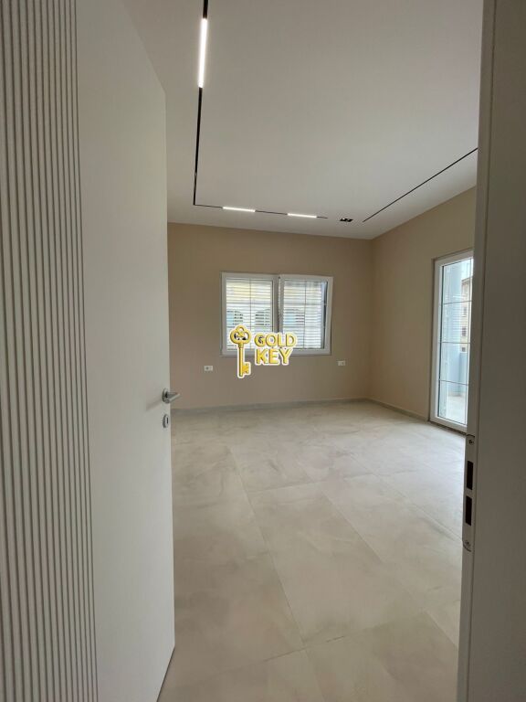 🏡 BUSINESS PREMISES FOR RENT TRAIN STATION DURRES