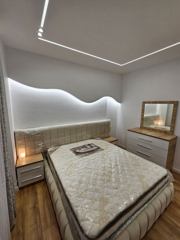 Shitet Apartament 2+1