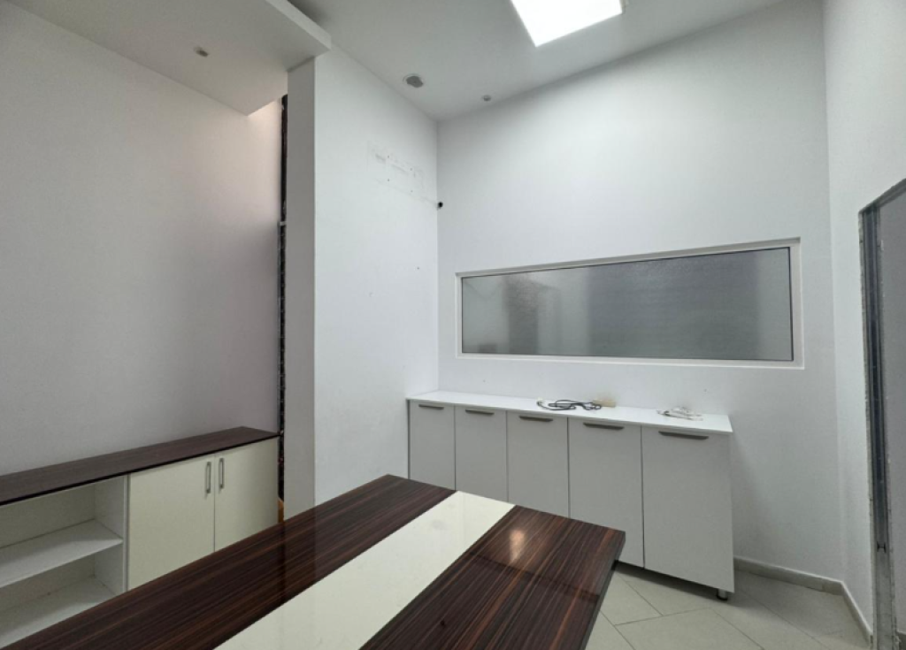 UFFICIO IN AFFITTO – ASTIR (PRESSO OZONE)