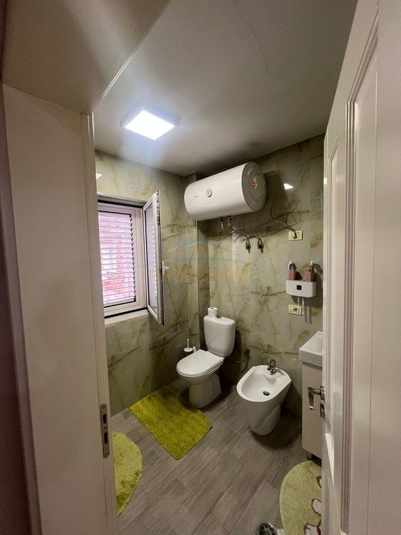 In vendita, Appartamento 2+1 + Cabina armadio, Via Kavaja, Tirana