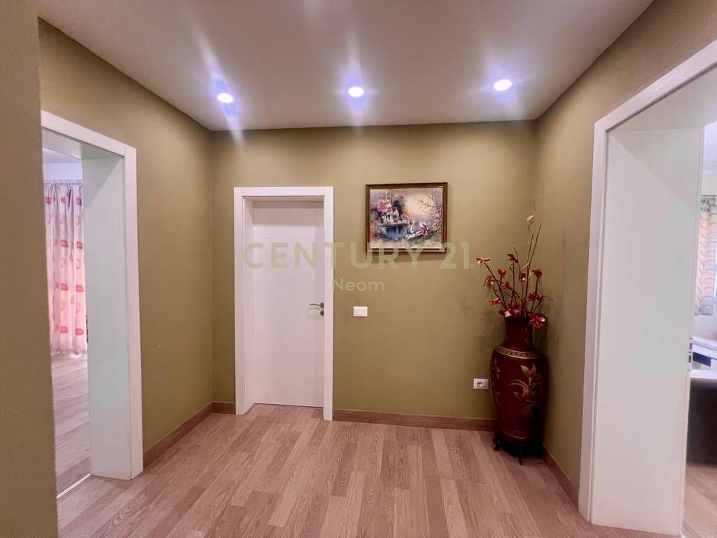 SALE, APARTMENT 2+1 DURRES STREET