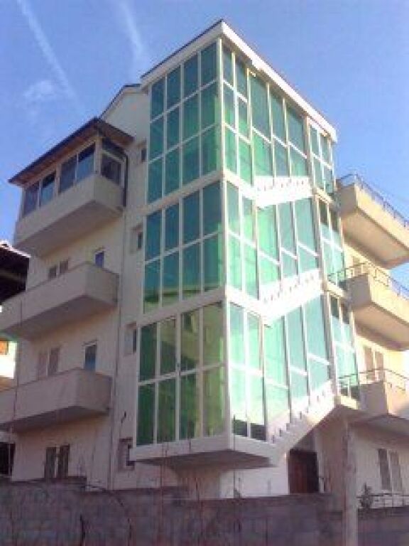 Casa a 4 Piani – Piani in Affitto